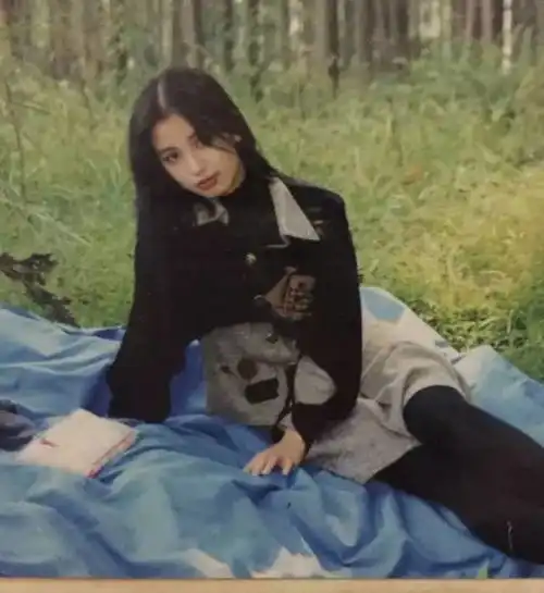 偷偷翻开妈妈的相册,惊呆了

