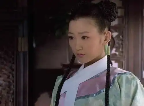 甄嬛传12年蓝盈莹蜕变快,热依扎谭松韵爆红,有两位太可惜
