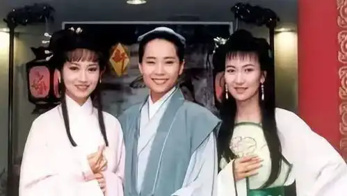 新白娘子传奇剧照一波回忆杀,图五的黄日华走错片场了吧

