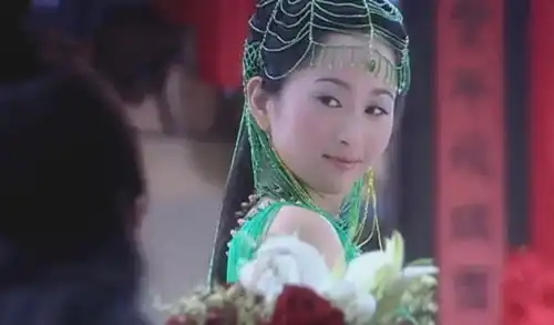 后来,再也没人能像她们一样,顶着雷剧妆容,演出最仙的模样
