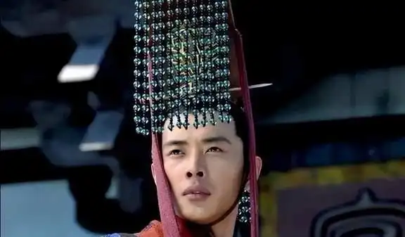 历史上五位傀儡皇帝,被权臣拥立为帝,最终却完成反杀
