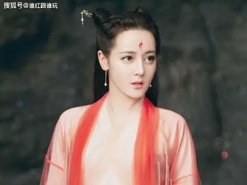 驭鲛记首波路透,白衣任嘉伦俊美飘逸,迪丽热巴再演英气美女

