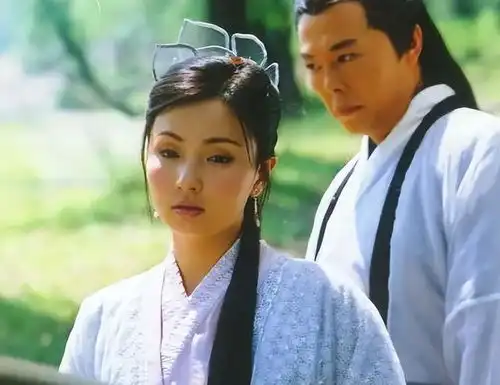 倚天屠龙记女演员现状,贾静雯二婚嫁给爱情,灭绝越老越面善
