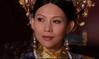 甄嬛传皇后每晚卸妆时,为何要自己动手摘耳环这才是古代正妻
