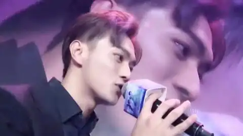许凯电影版蓝色生死恋发布会采访环节

