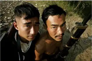 成龙捧儿子,向华强也捧儿子,他却从不捧儿子,儿子比他还要红谢霆锋
