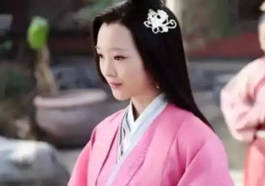 芈月传怪不得魏美人的鼻子会被芈槐割掉,你看她的出身就明白了
