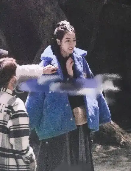 210330迪丽热巴与君初相识路透分享古装造型可明艳可清丽不愧是百变迪