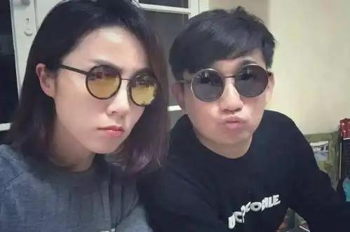孙莉刚到18岁就被黄磊相中,看见学生时期的照片,难怪这么着急