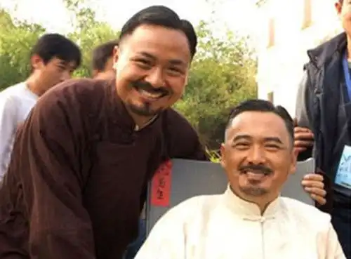 贾静雯替身成影帝,赵丽颖替身也成明星,他的替身则像是亲兄弟
