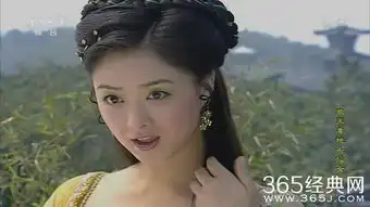8岁即出演电视剧,20岁因金庸武侠剧走红,如今成一线当红女星
