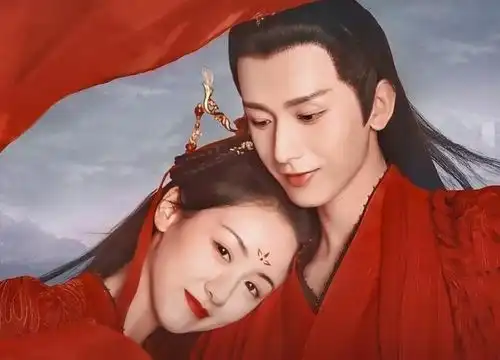 杨紫李现拆cp了,参加晚会刻意避嫌,和肖战同台却满是甜蜜
