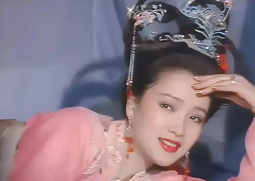 她是唯一演遍四大名著的女演员陈红也只能往后靠
