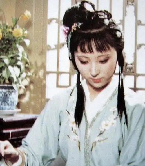 87版红楼梦林黛玉的44套服装,今天看仍叹为观止,致敬史延芹
