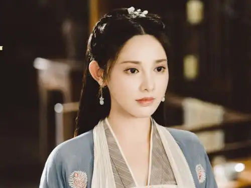 君九龄开播,白衣彭小苒美成小龙女,金瀚被吐槽不适合古偶剧