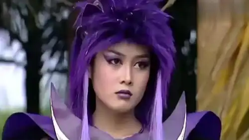 巴啦啦小魔仙黑魔仙小月放出蜂王攻击魔仙小蓝,打斗场面真好笑
