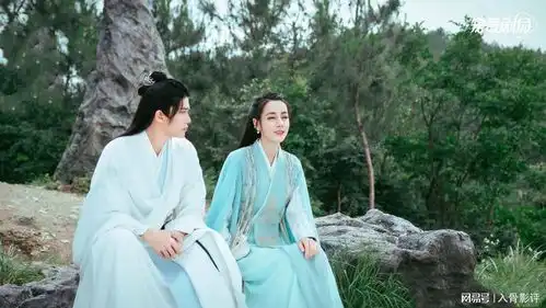 与君初相识花有绿叶相衬,树木有枝相伴,你我本应携手同行