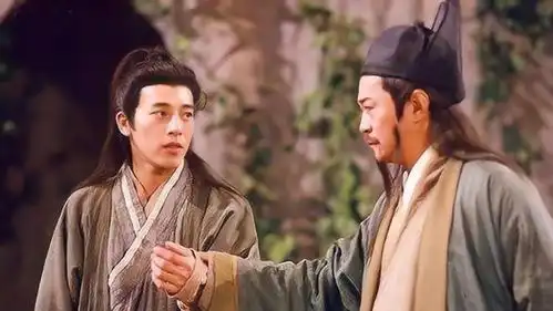 笑傲时代有位隐藏高手,东方不败不敢惹,风清扬从他手中得到剑谱
