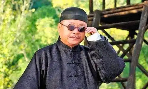 俗语说穷人多自在富者常忧愁,啥意思说的有理吗
