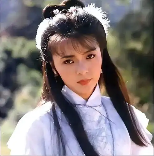 新射雕开播同演黄蓉,除翁美玲朱茵李一桐,其他都是毁经典