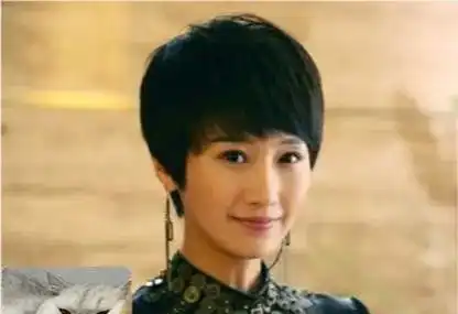 有种整容叫一起来看流星雨的慕容云朵,如今素颜长发,女神范十足
