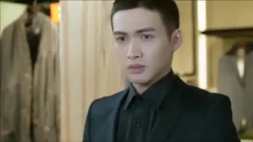 微微一笑很倾城郑爽犯花痴盯着张彬彬,杨洋吃醋不爽立马换装
