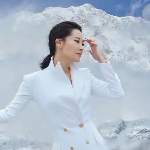 肖战演话剧两个女搭档均赞不绝口,为什么粉丝更喜欢许晴
