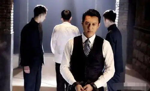 上海滩又被翻拍了,靳东是男主,女主是她,网友期待值颇高
