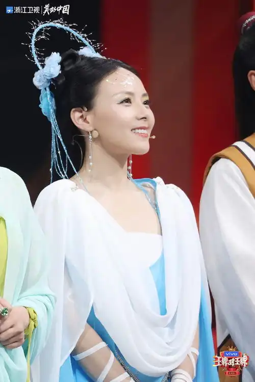 组图爷青回欢天喜地七仙女重聚吴彤把霍思燕p进合影
