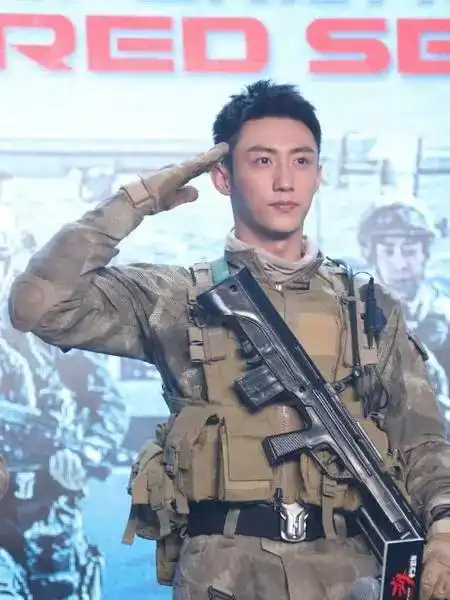 红海行动2官宣杀青阵容更换,张译黄景瑜不再是男主
