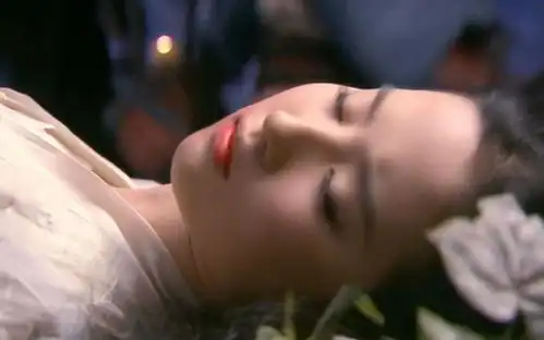 难怪黄蓉报复了欧阳克,小龙女却不愿杀尹志平,金庸的安排有深意
