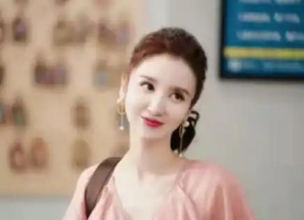 张萌罕谈2岁女儿,自幼患先天性心脏病,本人崩溃大哭反被女儿安慰
