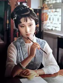 职场应如薛宝钗,生活当学林黛玉
