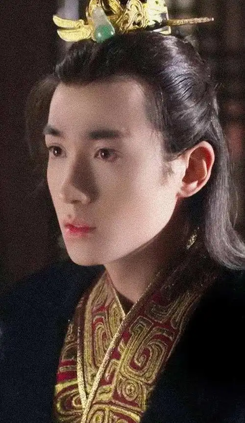 孙俪夫妇也在追重启原来朱一龙在芈月传中扮演过孙俪的儿子
