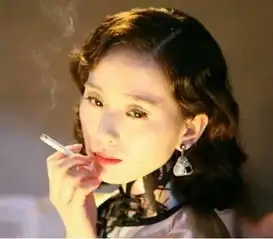 杨幂刘诗诗扎堆穿旗袍亮点却在发型上
