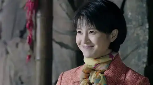 鸡毛飞上天陈金水闭门不见,闷头做鸡毛毽子
