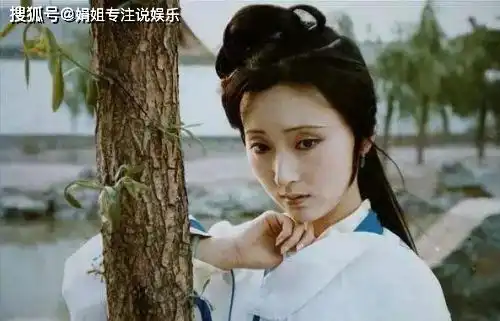 87版红楼梦剧组重聚,演员欢聚一堂,却再无倾国倾城林黛玉
