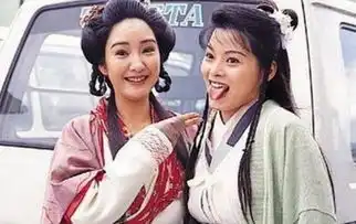 罕见97版天龙八部幕后照,王语嫣扎马步,最后一张让人泪奔
