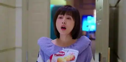 知名女星高铁上发了张自拍,被骂惨