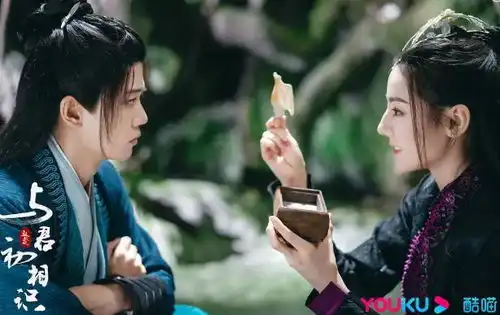 与君初相识全员悲剧,爱而不得,替身文学,但谁都没有她惨
