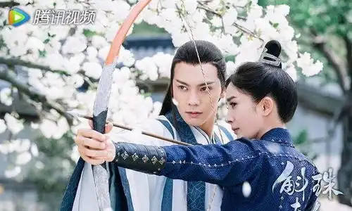 85生影视发展top10任嘉伦罗云熙古装人气王,朱一龙张若昀稳