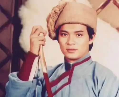 射雕英雄传播出38年后,演员今非昔比,一项纪录保持了20多年
