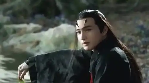 三生三世十里桃花司音与离镜初次见面,离镜竟扒她衣服
