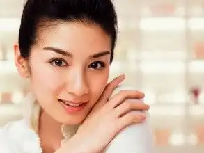 被传与黑帮老大关系暧昧的女星,原来还有她
