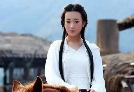 女星挑战白衣古装,舒畅清新脱俗,娜扎美得像个小仙女
