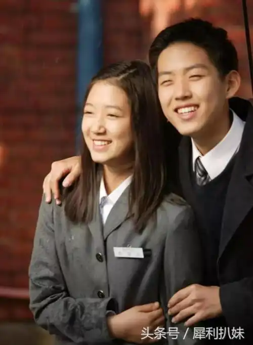爱的阶梯八大主演近况少年韩泰华靠姐姐赚人气,静书整残了
