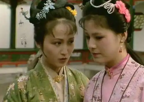 红楼梦平儿只是随侍丫鬟,但她机智行事,现在的人也不如她
