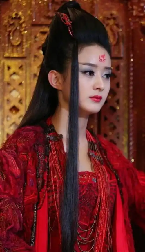 今天赵丽颖要嫁给你了,你最喜欢她穿哪一件嫁衣
