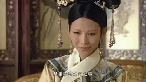 甄嬛传纯元是宛宛,甄嬛是嬛嬛,你看皇上叫宜修什么
