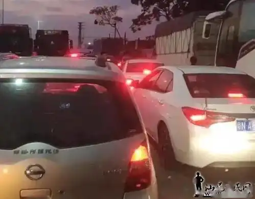 这里经常塞车,市民苦不堪言